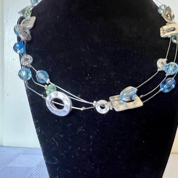 Women’s 3 Tiered Necklace Matching Earrings - Picture 6 of 6